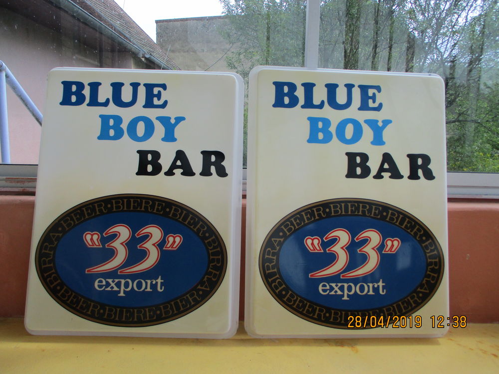 2 Pancartes BLUE BOY BAR Ann�e 1980. 20 Le Vernois (39)