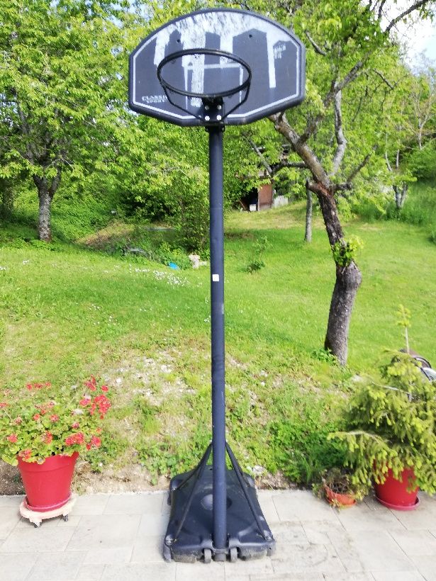 Panier de basket hauteur r�glable 3,4 m�tres maxi 50 Champfromier (01)