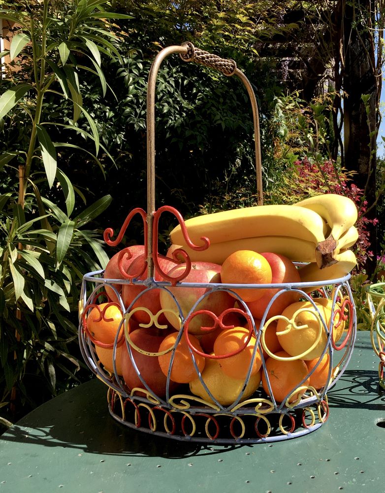 Panier en fer forg� massif du d�but XX�me 35 L'Isle-Jourdain (32)