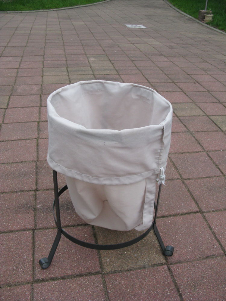 PANIER A LINGE 15 �taples (62)