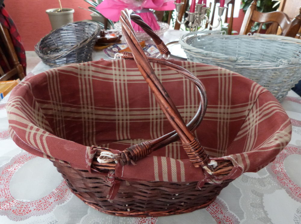 panier osier bordeaux poign�es + tissus �cossais bordeaux/be 10 Douchy-les-Mines (59)