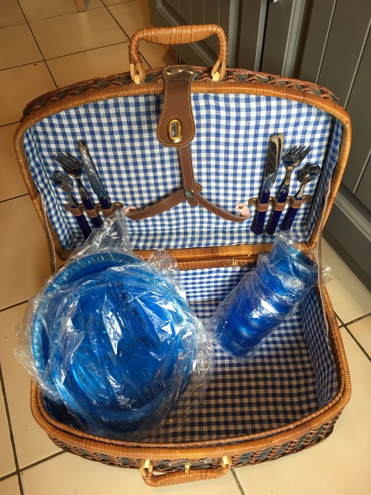 Panier pique-nique 25 F�re-en-Tardenois (02)