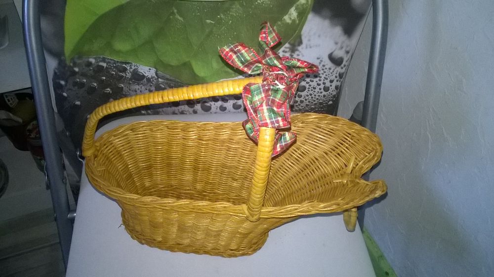 Panier porte-bouteille  ou panier garni
Osier tress�
Neuf
8 Talange (57)
