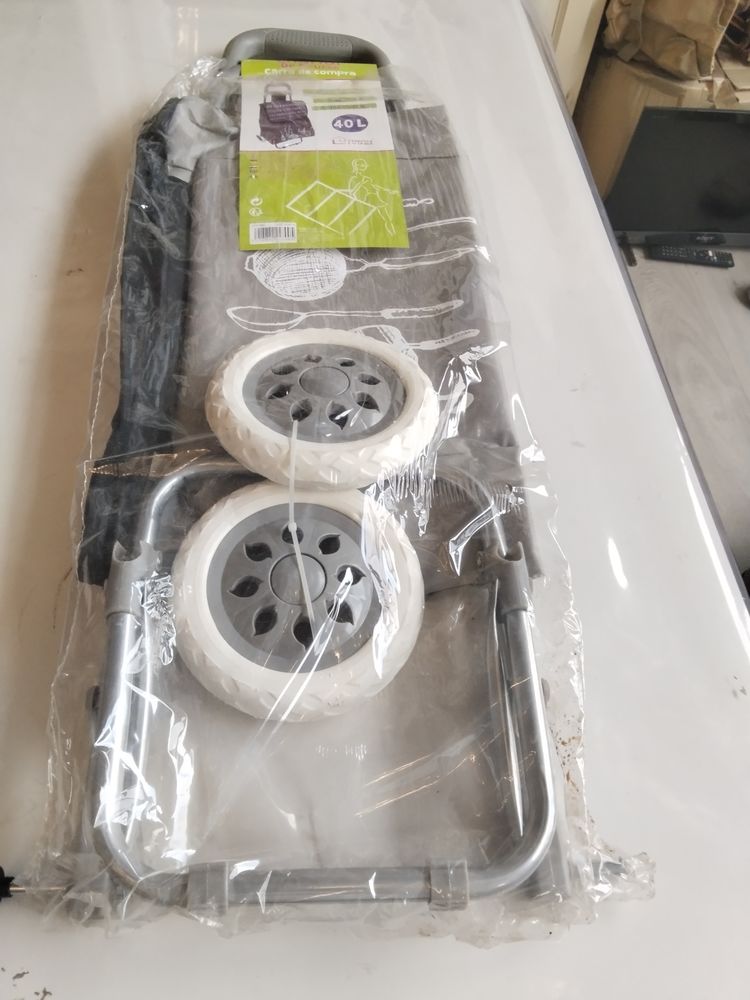 Panier a roulettes 10 Aigues-Mortes (30)