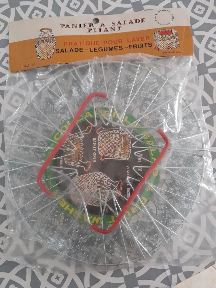 Panier � salade et fruits pliant neuf, vintage. 20 Montblanc (34)