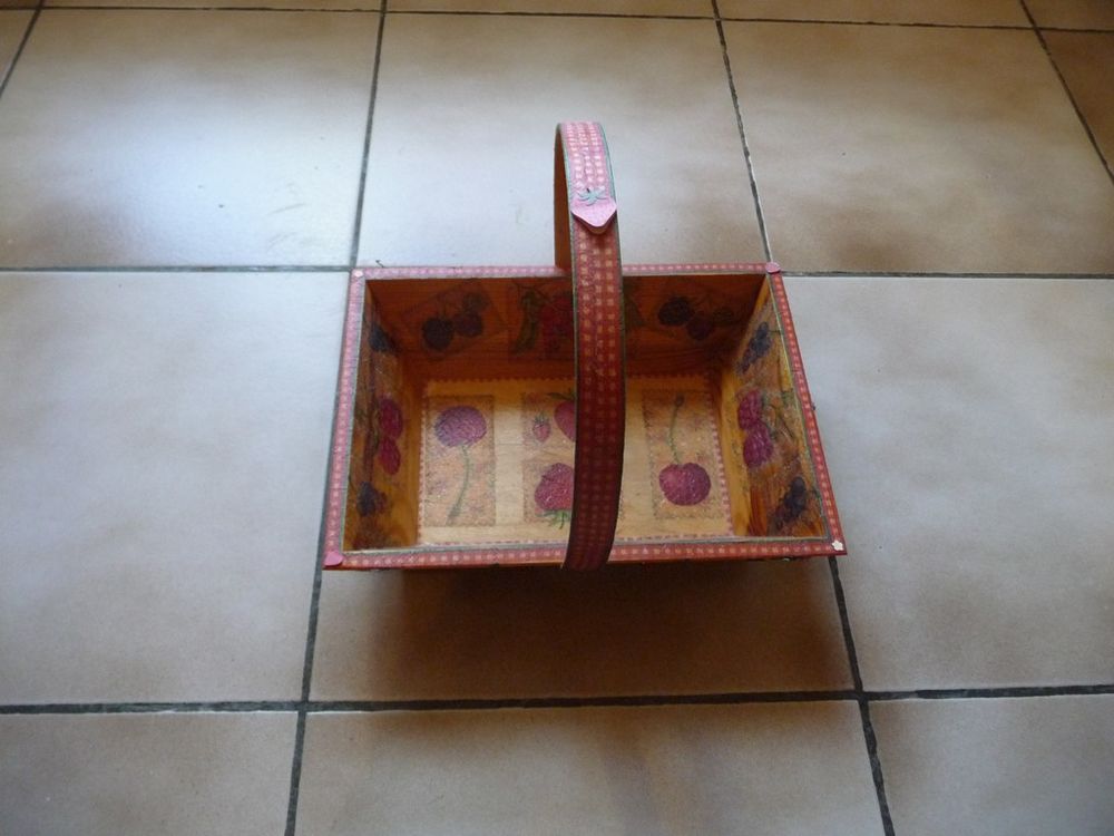Panier de vendange en bois d�cor� - Neuf 15 Celles-sur-Belle (79)