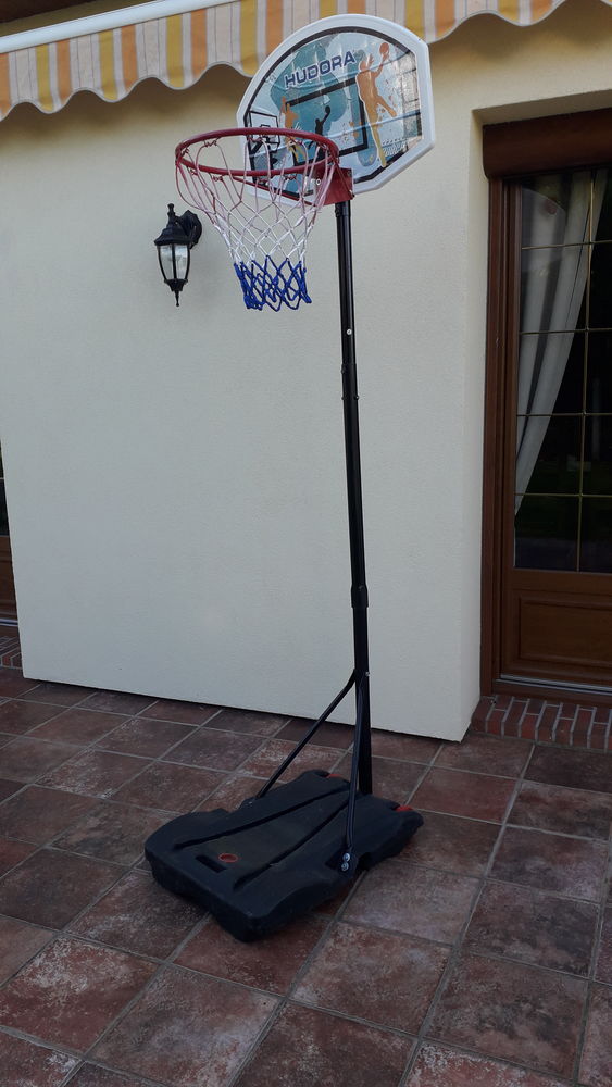 Panneau de basket ext�rieur mobile avec accessoires 25 Neufch�tel-en-Bray (76)