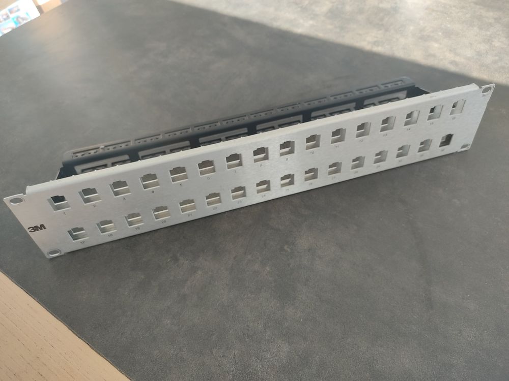 Panneau de brassage 32 ports 3M 2U 20 Boisset-et-Gaujac (30)