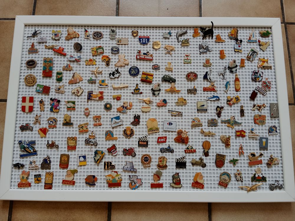 PANNEAU  SUPPORT DE PINS 30 Narbonne (11)