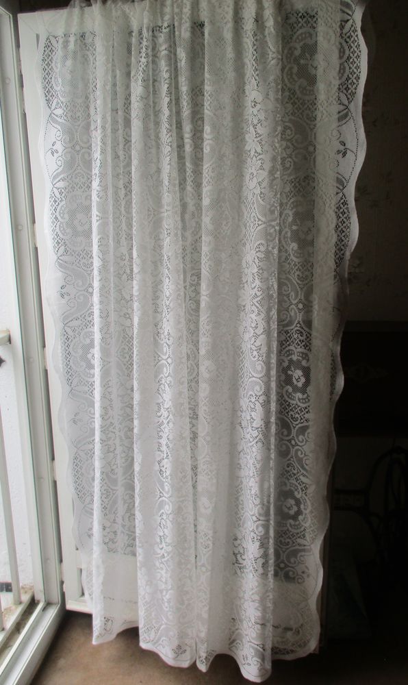 Panneau Voilage L�ger : 208 cm de Long x 183 cm de larg. 20 La Fert�-Alais (91)