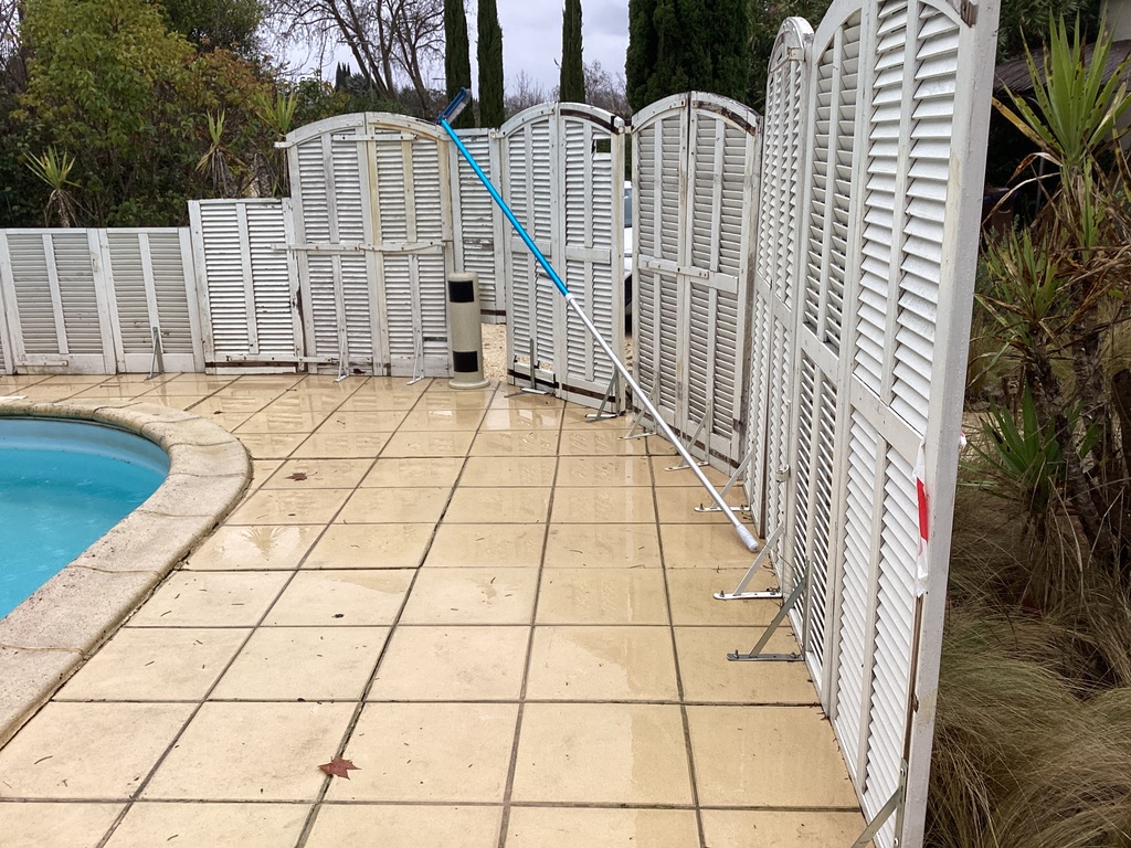 Lot de panneaux ajour�s blancs terrasse/piscine 190 Uz�s (30)