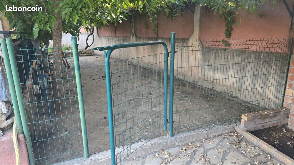 Panneaux de grillage avec poteaux et 2 portillons 300 Lan�on-Provence (13)