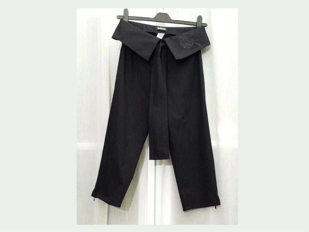 Pantacourt en Coton Noir avec son Lien � Nouer-Sin�quanone 25 Paris 15 (75)