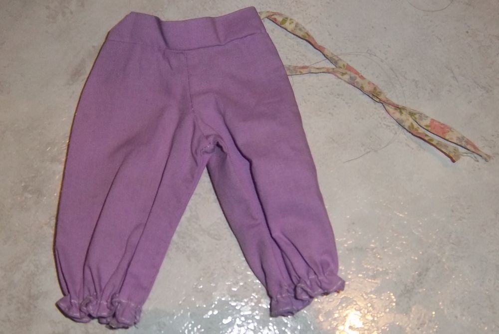 Pantacourt mauve poup�e 40 cm 1 Colombier-Fontaine (25)