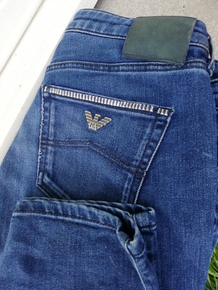 Pantalon Armani Jean femme taille basse
Taille 38 30 Choisy-le-Roi (94)