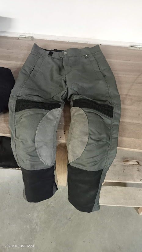 pantalon bmw bonne �tat avec coque au genoux 85 Lan�on-Provence (13)