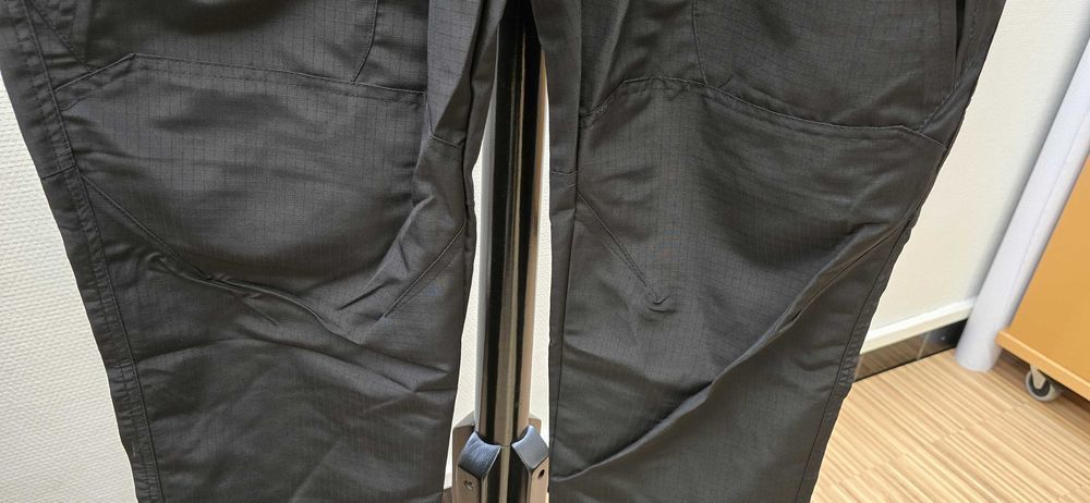 Pantalon cargo noir XXL 13 Nantes (44)