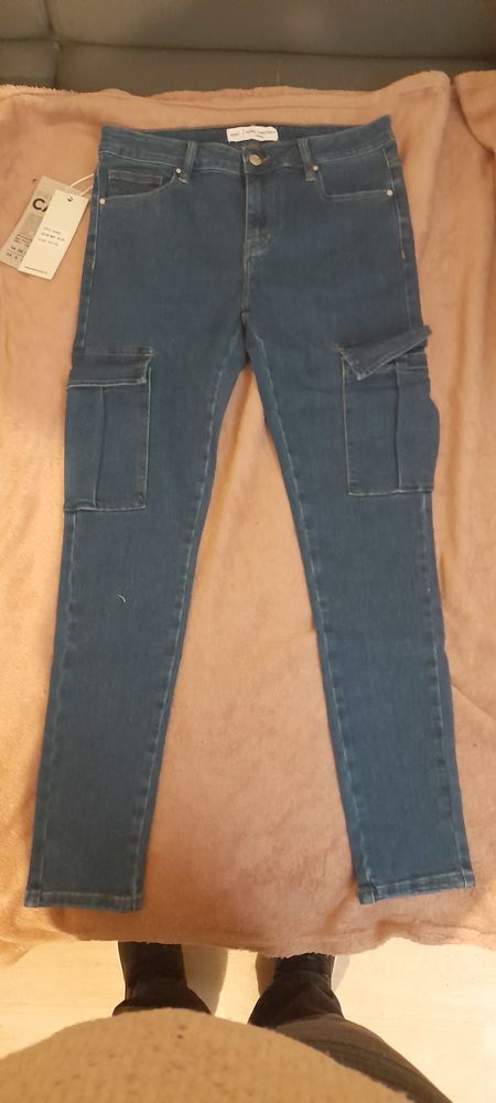 un pantalon cargo tout neuf jamais porter 35 Aubigny-sur-N�re (18)