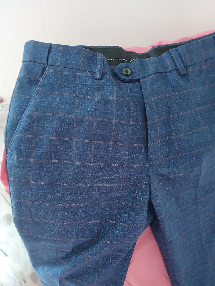 Pantalon a carreaux  neuf 10 Oyonnax (01)