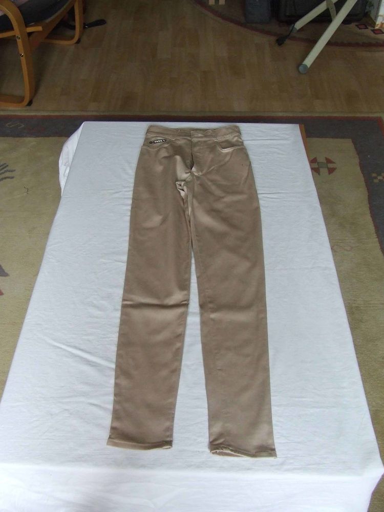 Pantalon, cigarette, beige satin�, TARK 1, Taille 1 (34) NEU 12 Bagnolet (93)