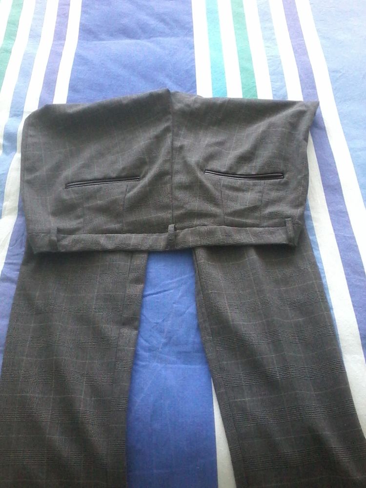 Pantalon classique  a la mode neuf kiabi 15 Tourcoing (59)