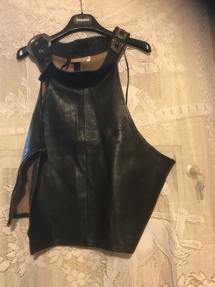 SUR PANTALON EN CUIR, TYPE COBOYS. 100 Paris 20 (75)