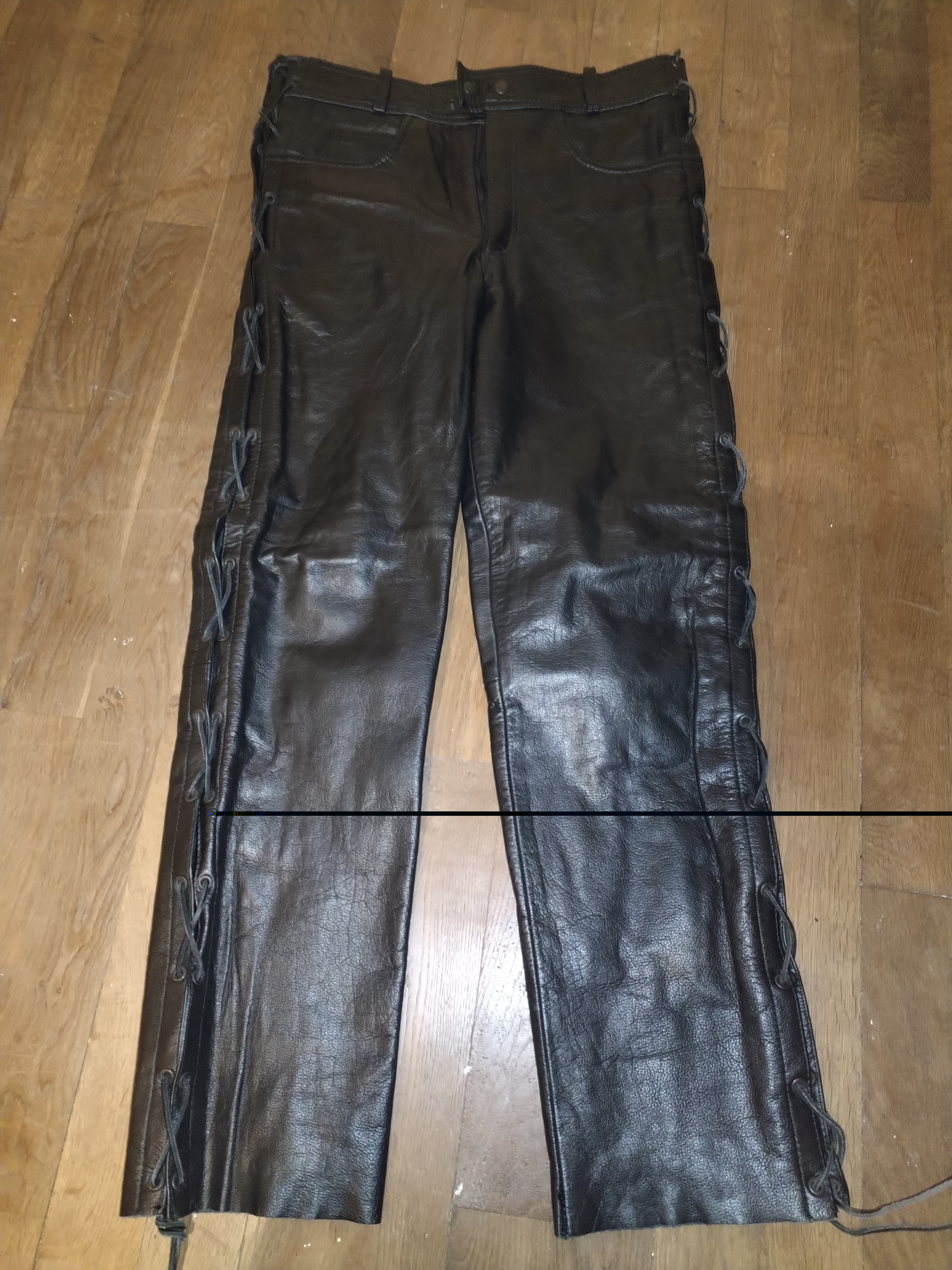 Pantalon en cuir v�ritable homme � lacets en parfait �tat 90 Brillon-en-Barrois (55)