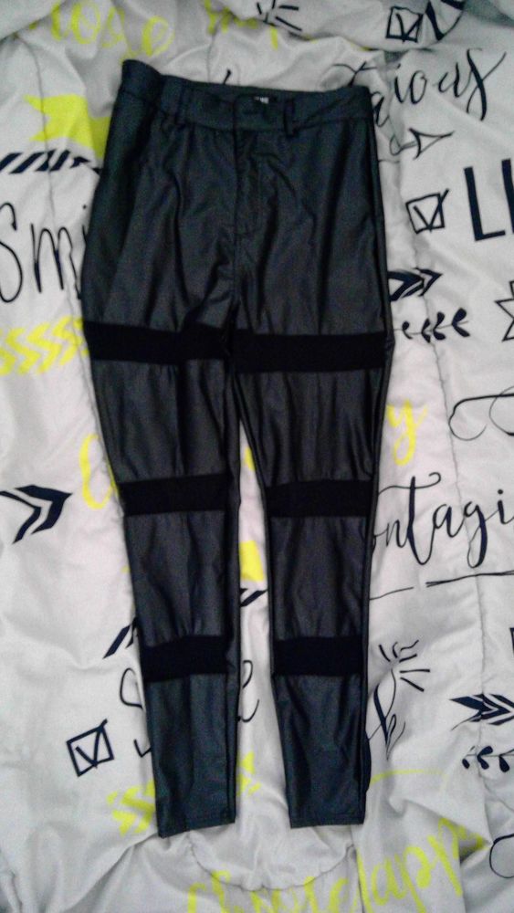 PANTALON FAUX CUIR (neuf jamais port�) 20 Gilhac-et-Bruzac (07)