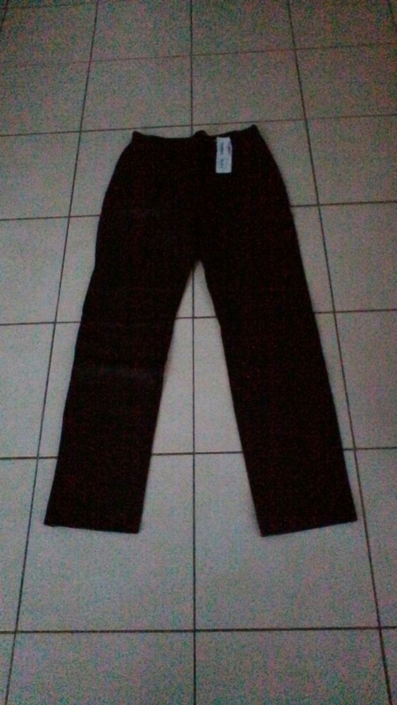 Pantalon femme cuir. 30 Plougastel-Daoulas (29)