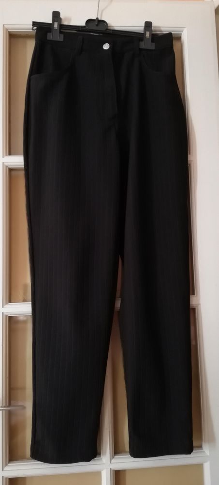Pantalon femme, noir, taille 40. 12 Asni�res-sur-Seine (92)