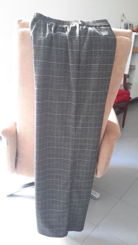 Pantalon femme taille 44  �cossais gris 14 Tourcoing (59)