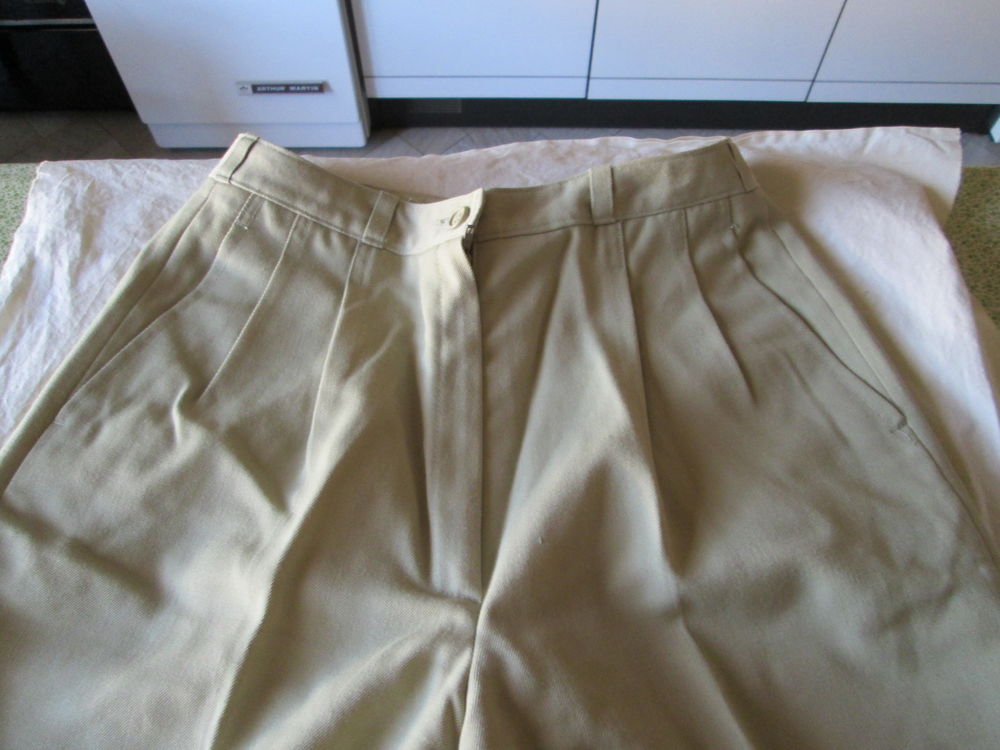 PANTALON FEMME VERT CLAIR ( vert d'eau)Taille 40 20 Bourgoin-Jallieu (38)