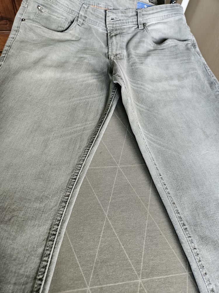 Pantalon gris pour homme Jules t44 exc. �tat 5 Villars (42)