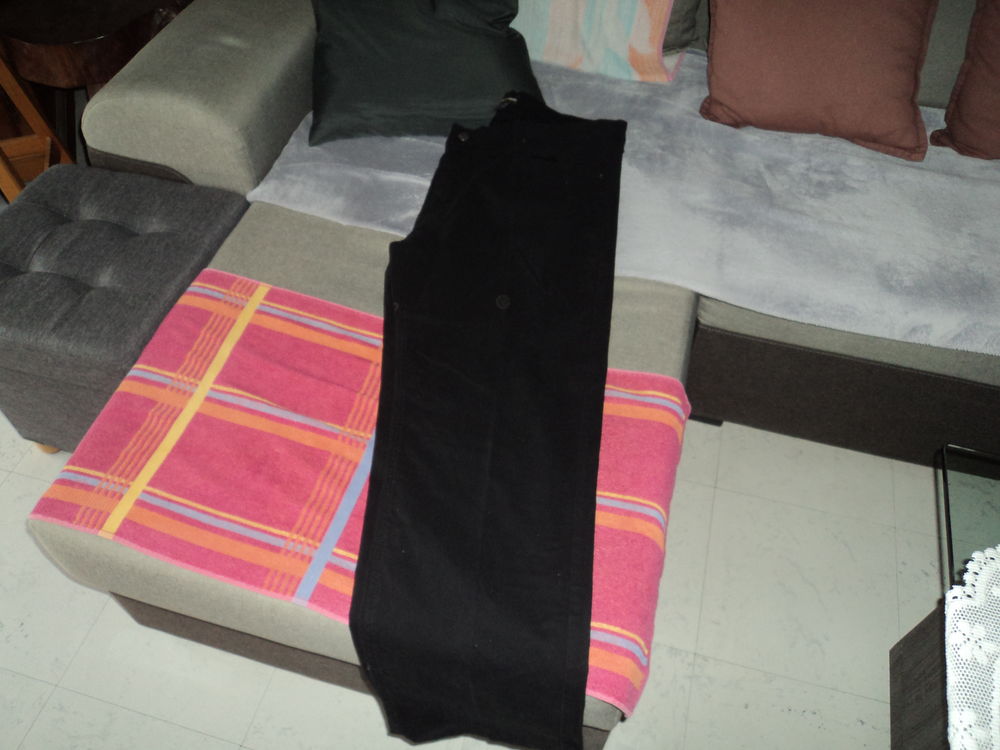 pantalon homme taille 50 couleur noir 0 Fontenay-Tr�signy (77)