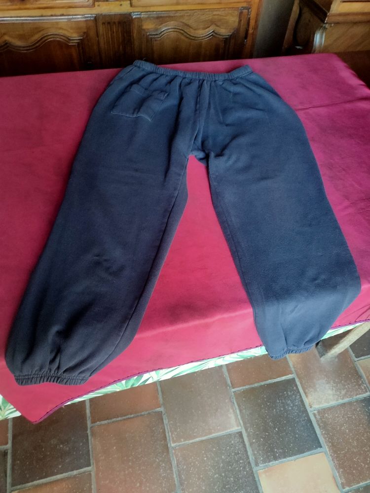 Pantalon de jogging bleu taille XL 10 Avermes (03)