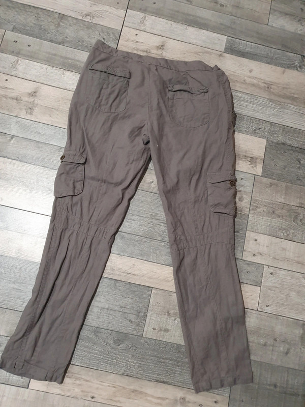 Pantalon kaki 
taille 46 
3 Aubvillers (80)