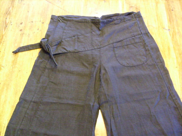 Pantalon large lin 36-38
8 Châteauneuf-les-Martigues (13)