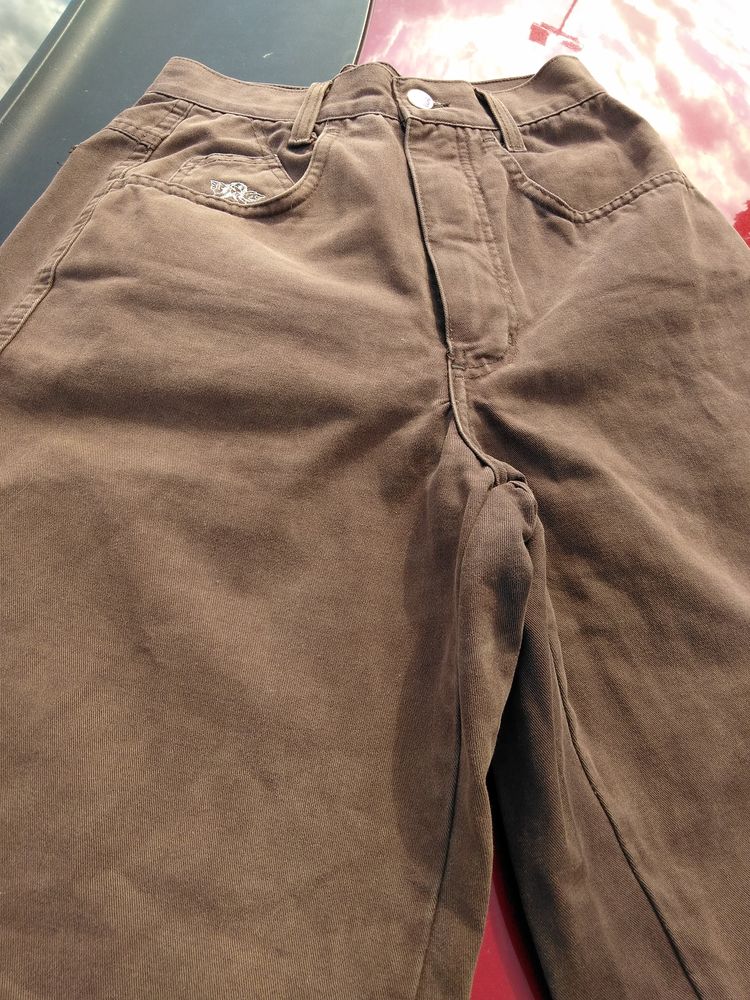 pantalon marron en peau de p�che � 4 poches 5 Mont�limar (26)