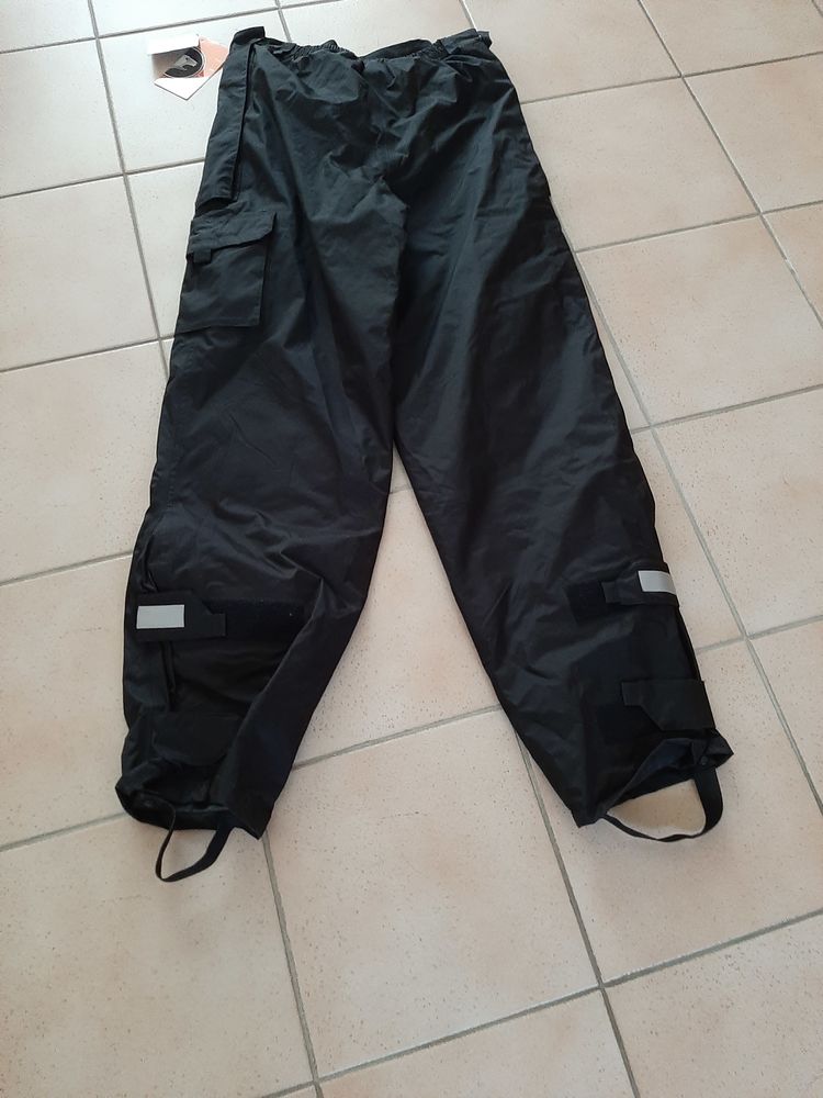 PANTALON MOTARD NOIR IMPERM�ABLE
NEUF 65 Moissy-Cramayel (77)