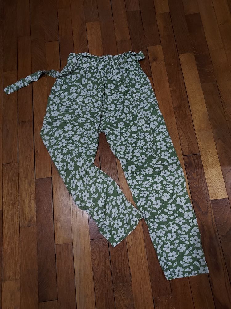 Pantalon d'�t� � motif fleuri 0 Houilles (78)