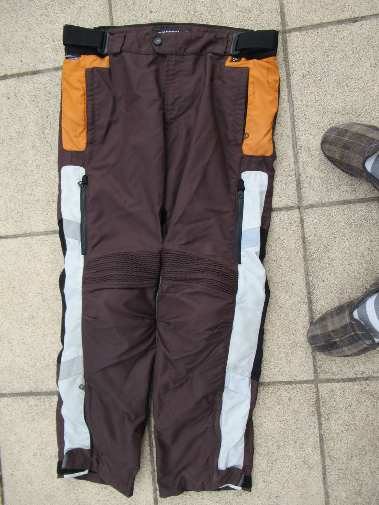 pantalon moto BMW homme
taille : XL 
50 Yzeure (03)