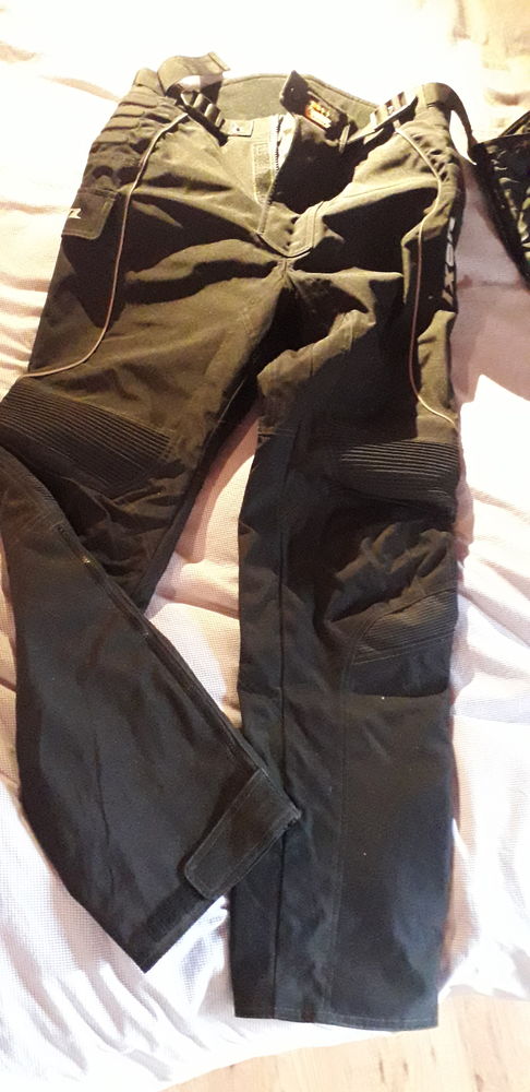 Pantalon de moto 50 Saint-Jean-de-Belleville (73)