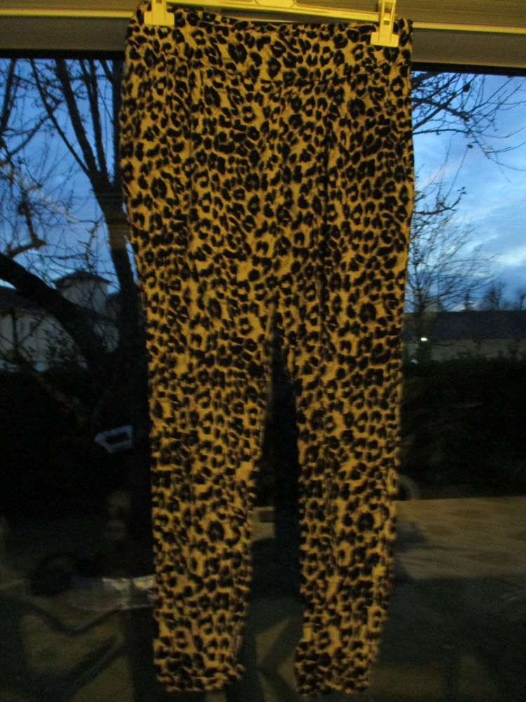 Pantalon panth�re T40
5 Sathonay-Village (69)