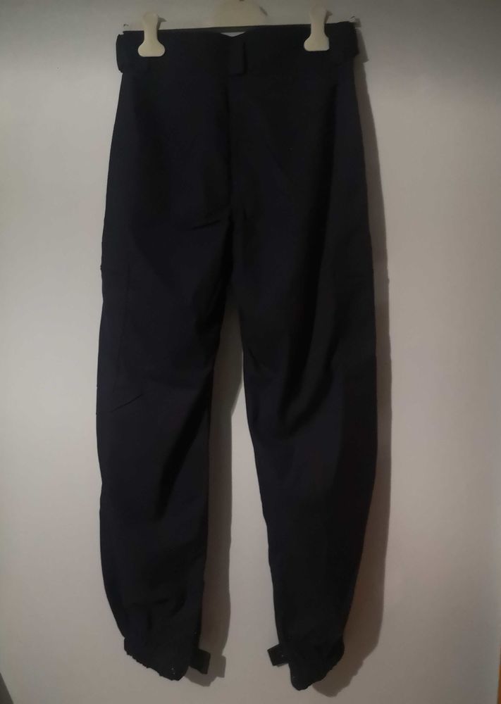 Pantalon DCA. Taille 40. Neuf sans �tiquette. 13 Th�gra (46)