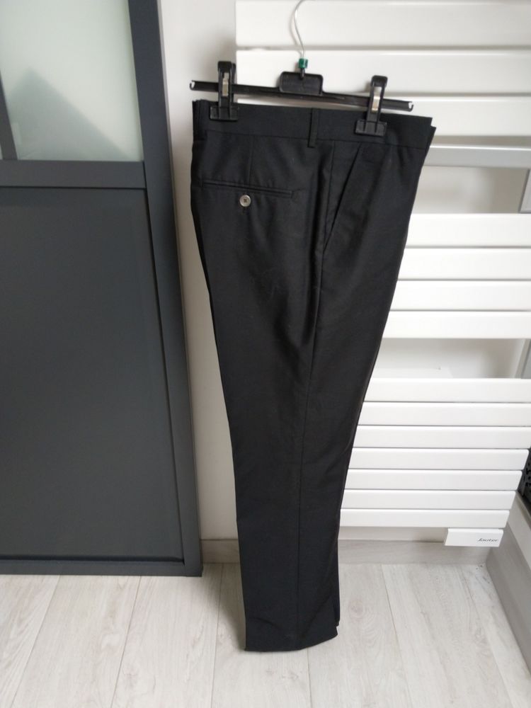 Pantalon de ville noir
30 Melun (77)