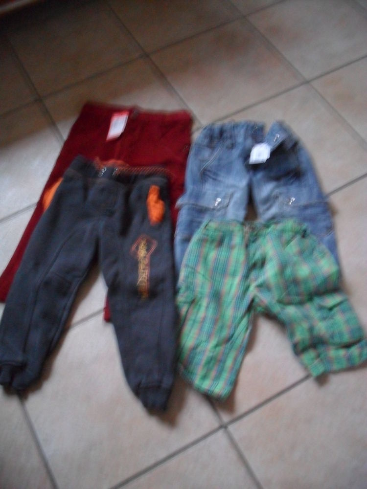 3 pantalons dont 1 Mar�se
1 bermuda
pour gar�on
2 Bauvin (59)