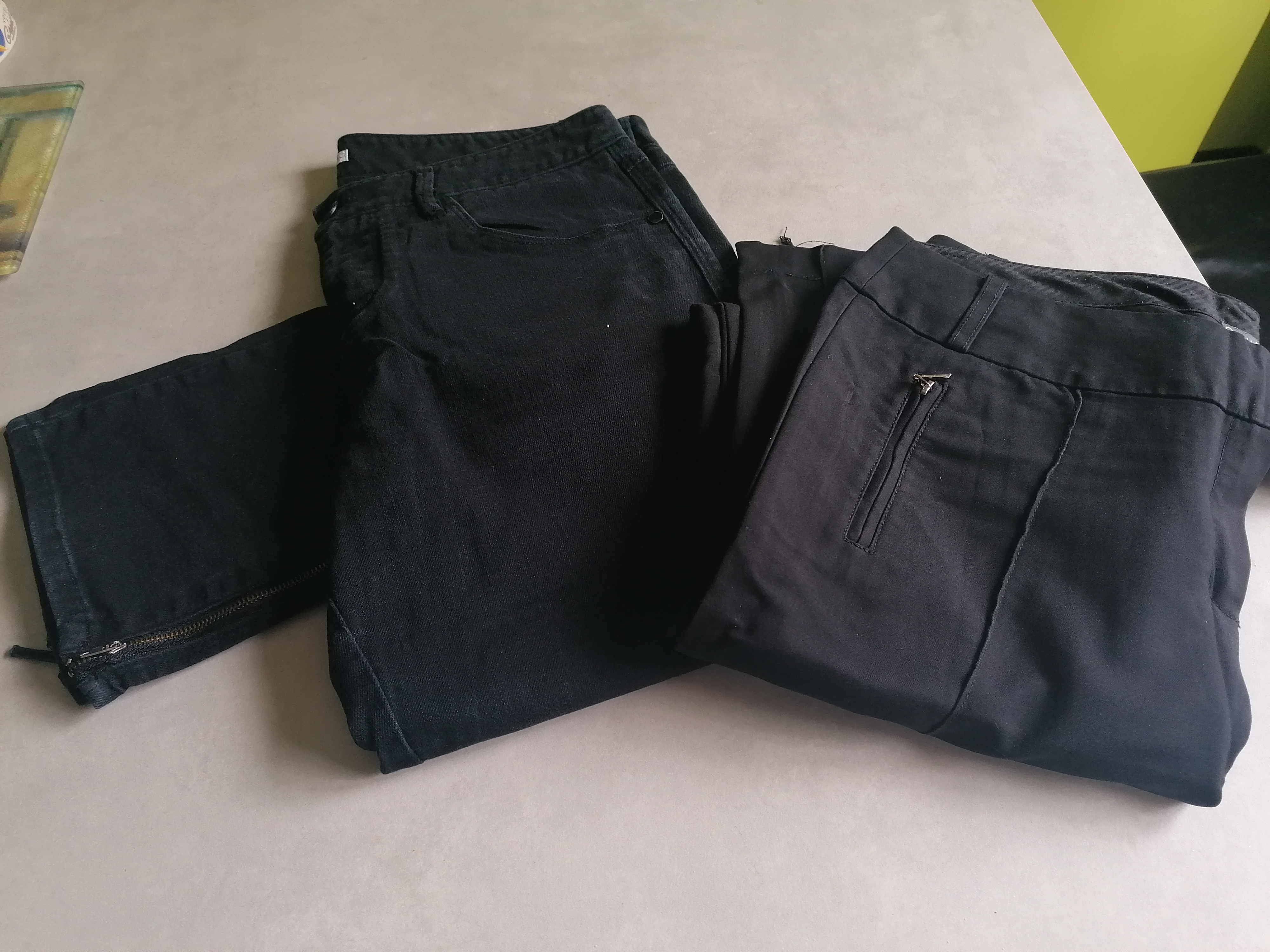 2 pantalons femme 5 Jury (57)