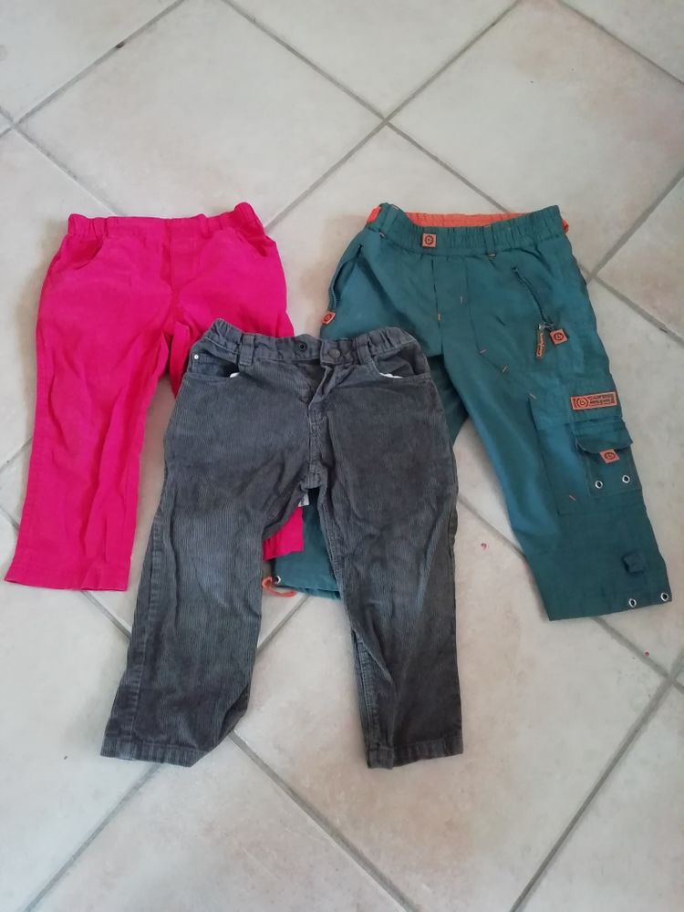 Lot de 3 pantalons taille 24 mois 2 Montaigu (02)