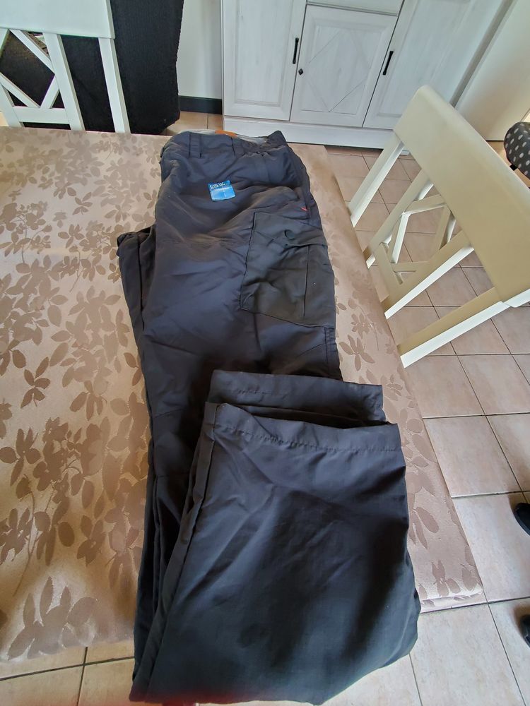 Pantalons de travail neufs XXL 10 Coubert (77)