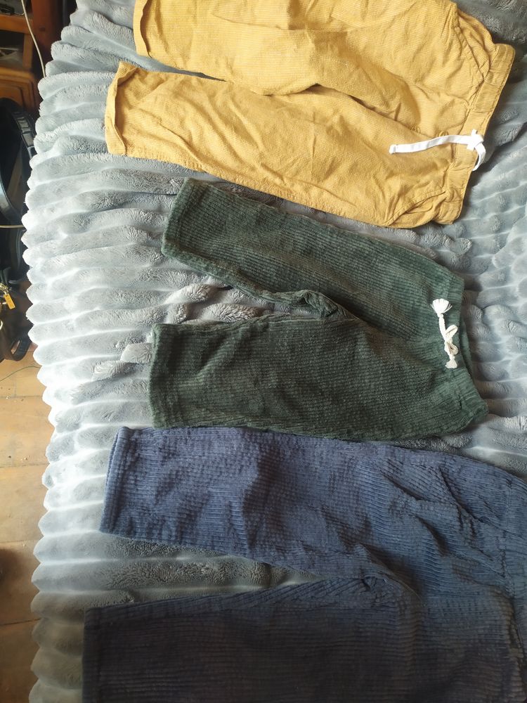 3 PANTALONS TRES CHAUDS POUR L HIVER 1 18 MOIS 2 24 MOIS 3 Bondy (93)